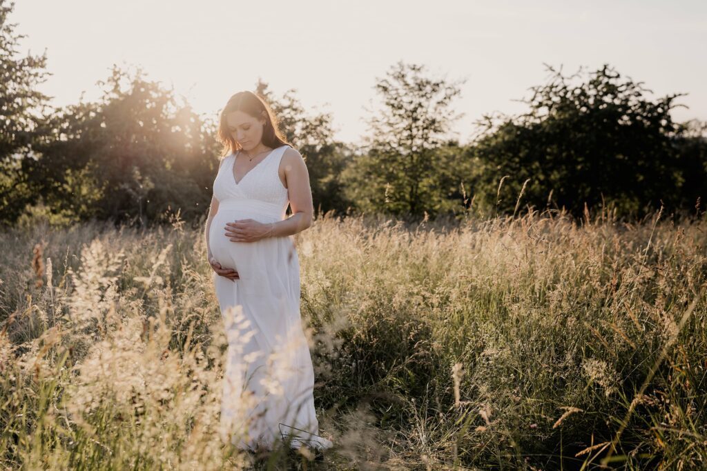 Babybauchfotos, babybauchshooting, Babybauchbilder, Schorndorf, Remstal, Schurwald, Baltmannsweiler, Hohengehren, Reichenbach Fils, Remshalden, Plochingen, Esslingen, Ebersbach Fils