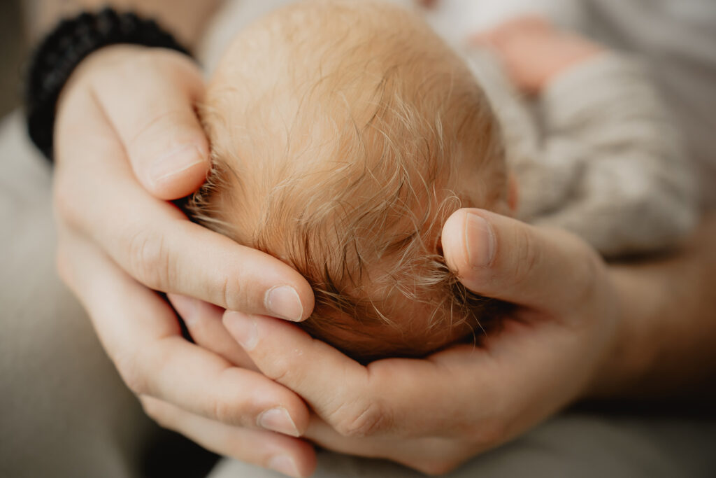 Neugeborenenfotografie, Newbornshooting, Babyshooting, Babyfotos, Baltmannsweiler, Schorndorf, Reichenbach Fils, Ebersbach Fils, Remstal, Schurwald, Nuertingen, Esslingen, Plochingen, natürliche Babyfotos
