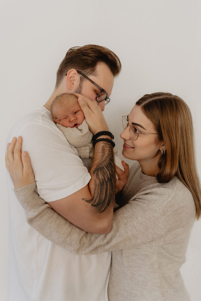 Neugeborenenfotografie, Newbornshooting, Babyshooting, Babyfotos, Baltmannsweiler, Schorndorf, Reichenbach Fils, Ebersbach Fils, Remstal, Schurwald, Nuertingen, Esslingen, Plochingen, natürliche Babyfotos