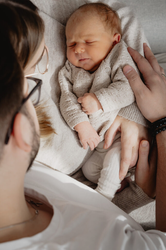 Neugeborenenfotografie, Newbornshooting, Babyshooting, Babyfotos, Baltmannsweiler, Schorndorf, Reichenbach Fils, Ebersbach Fils, Remstal, Schurwald, Nuertingen, Esslingen, Plochingen, natürliche Babyfotos
