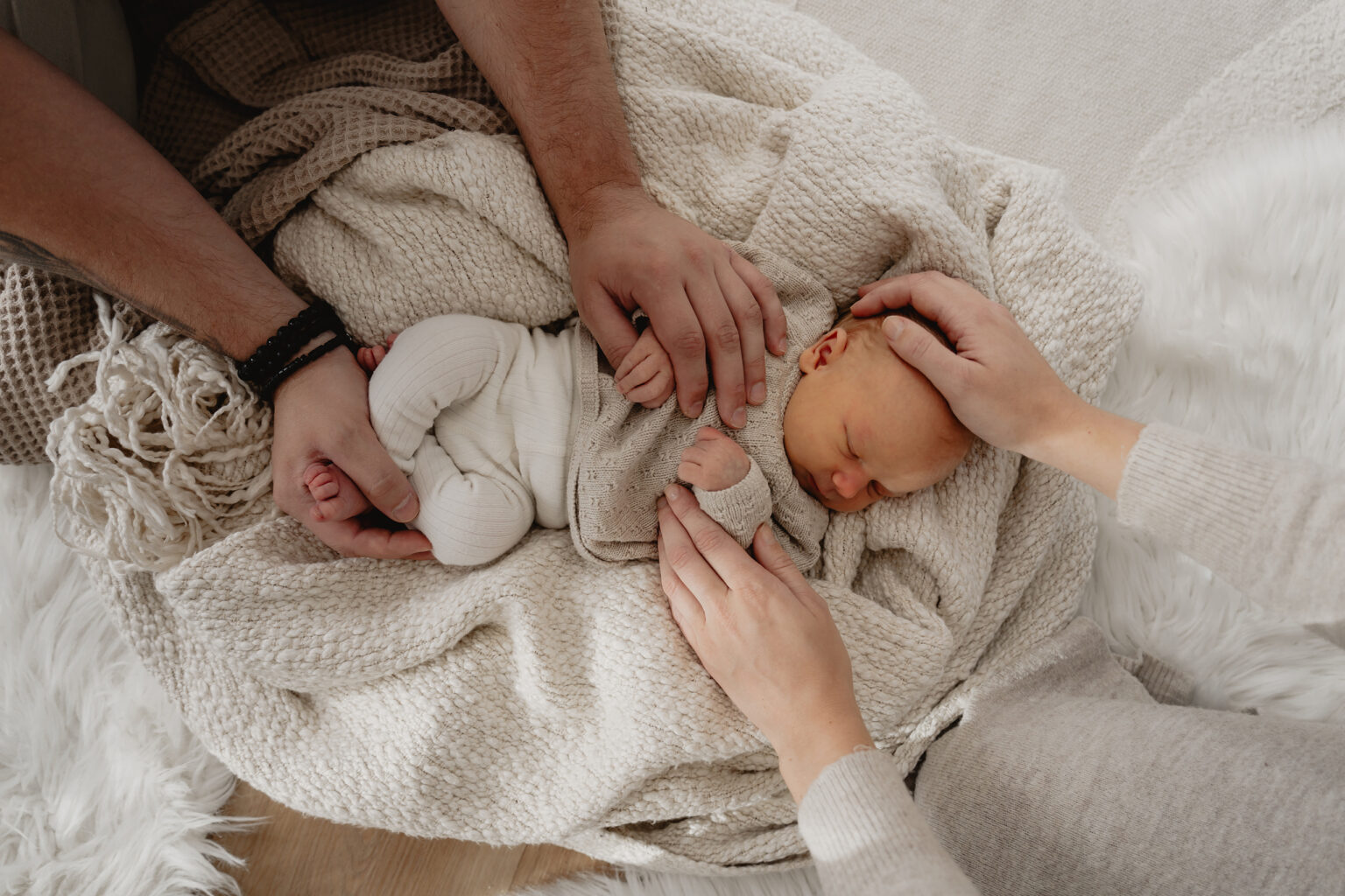 Neugeborenenfotografie, Newbornshooting, Babyshooting, Babyfotos, Baltmannsweiler, Schorndorf, Reichenbach Fils, Ebersbach Fils, Remstal, Schurwald, Nuertingen, Esslingen, Plochingen, natürliche Babyfotos