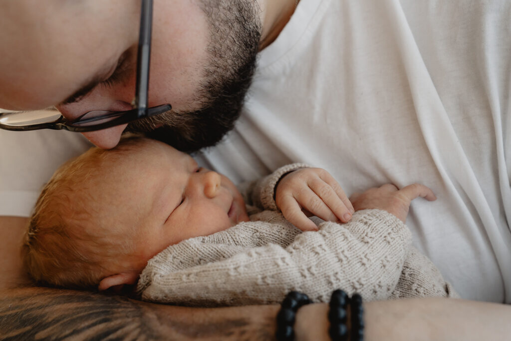 Neugeborenenfotografie, Newbornshooting, Babyshooting, Babyfotos, Baltmannsweiler, Schorndorf, Reichenbach Fils, Ebersbach Fils, Remstal, Schurwald, Nuertingen, Esslingen, Plochingen, natürliche Babyfotos