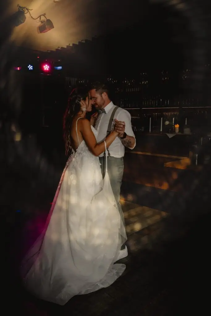 fotografie-nierobisch-hochzeitsfotograf-weddingshooting-hochzeit-fotos-schorndorf-remstal-baltmannsweiler-esslingen9