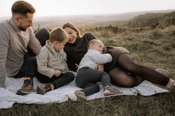 Babyfotografie, Neugeborenenfotografie, Familienfotografie, Hochzeitsfotografie, Paarfotografie, Babybauchfotografie im Raum Schorndorf, Nürtingen, Plochingen, Göppingen, Esslingen, Stuttgart, Schurwald. Mehr Infos!