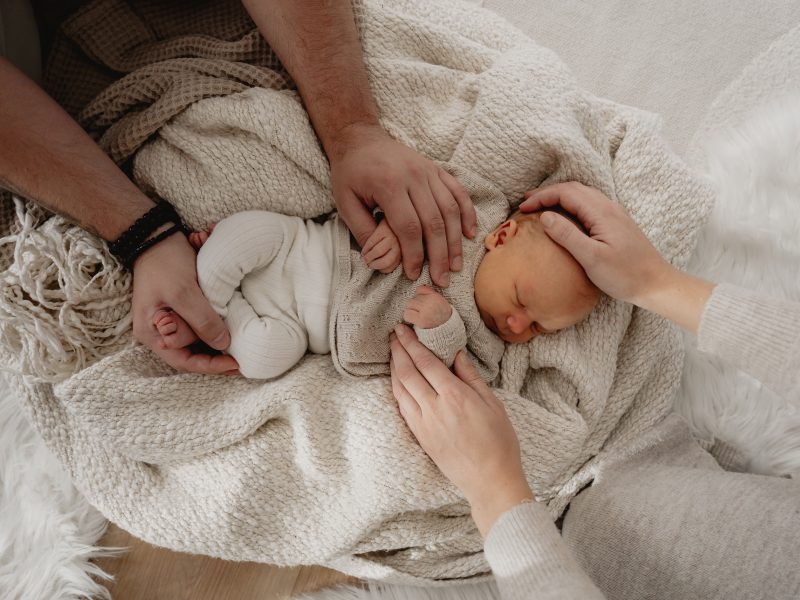 Neugeborenenfotografie, Newbornshooting, Babyshooting, Babyfotos, Baltmannsweiler, Schorndorf, Reichenbach Fils, Ebersbach Fils, Remstal, Schurwald, Nuertingen, Esslingen, Plochingen, natürliche Babyfotos