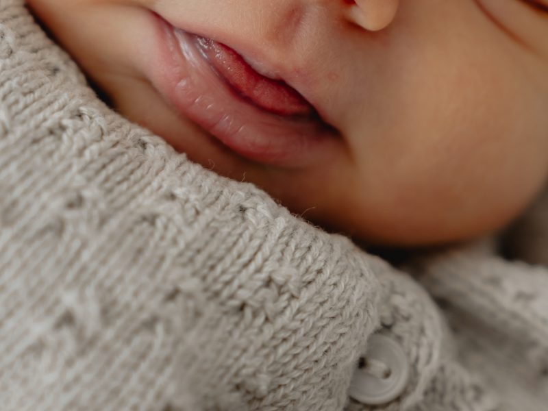 Neugeborenenfotografie, Newbornshooting, Babyshooting, Babyfotos, Baltmannsweiler, Schorndorf, Reichenbach Fils, Ebersbach Fils, Remstal, Schurwald, Nuertingen, Esslingen, Plochingen, natürliche Babyfotos